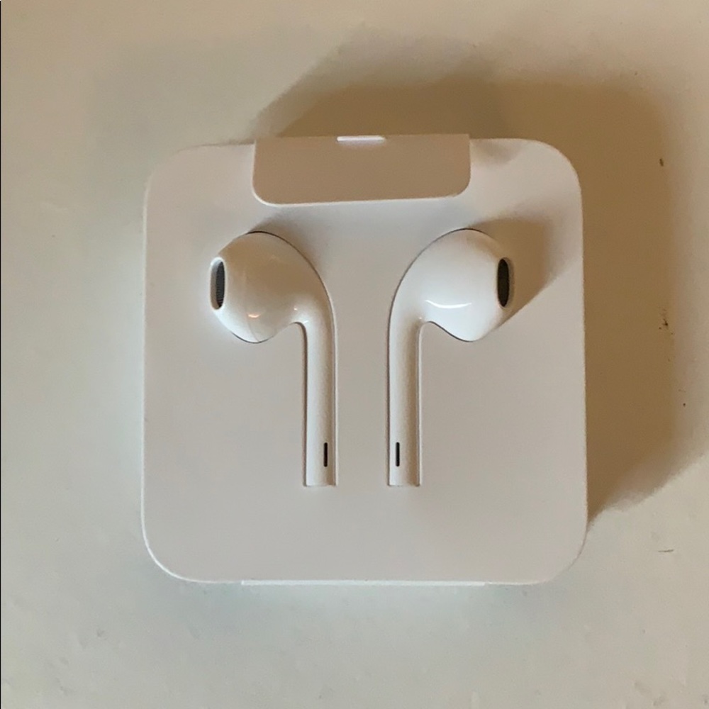 Apple earbuds